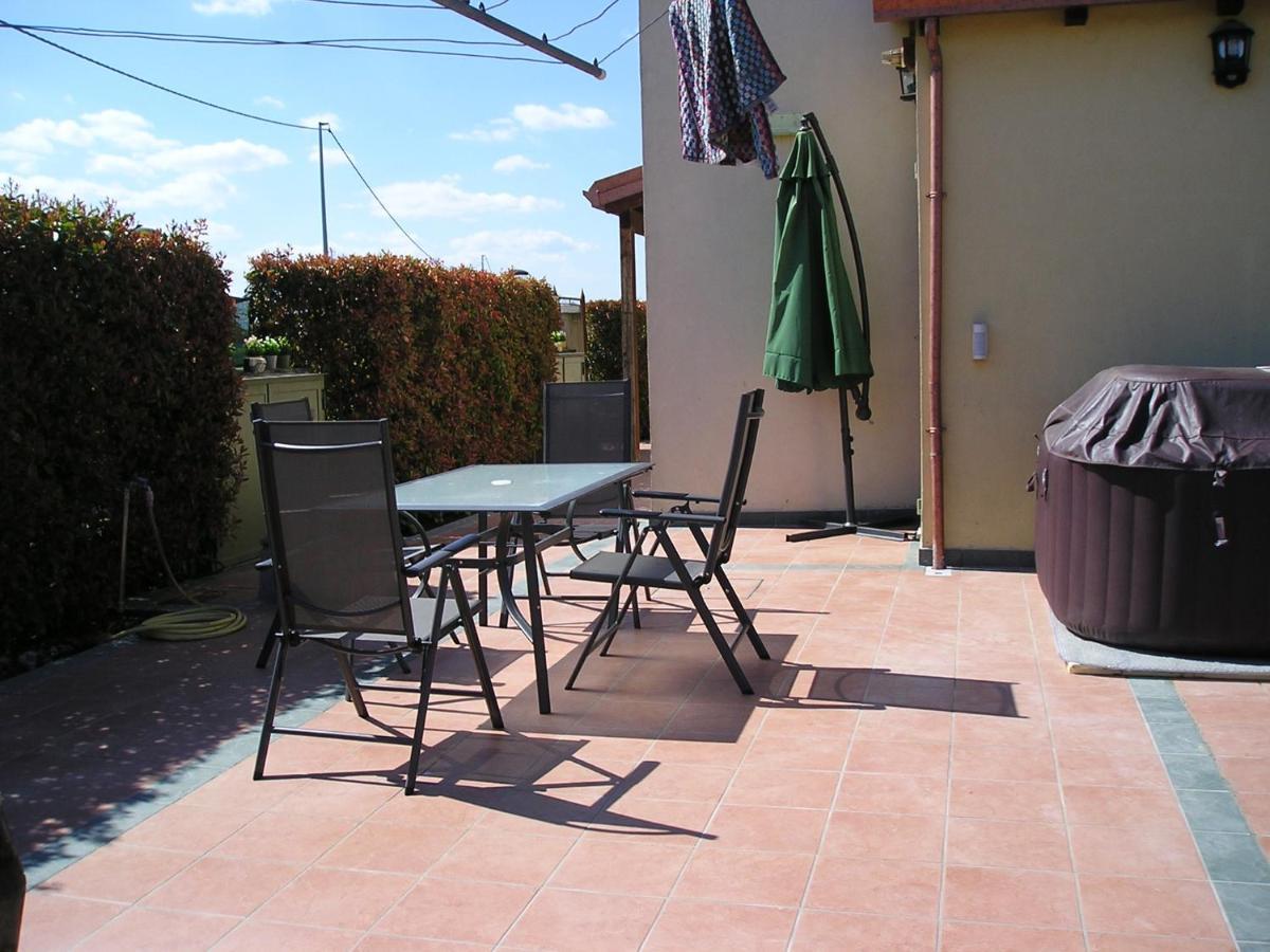 Intero Appartamento Con Giardino E Colazione Dario Parma Ngoại thất bức ảnh